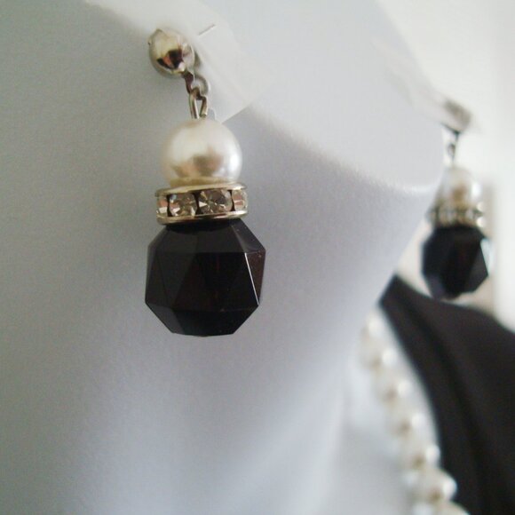 Earrings & Necklace Set Faux Pearls Black Beads Diamante Spacers Classic - Picture 4 of 8